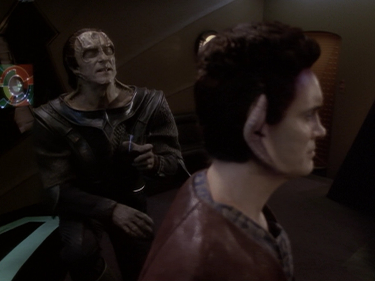 extant_StarTrek_DS9_6x06-SacrificeOfAngels_01233.jpg