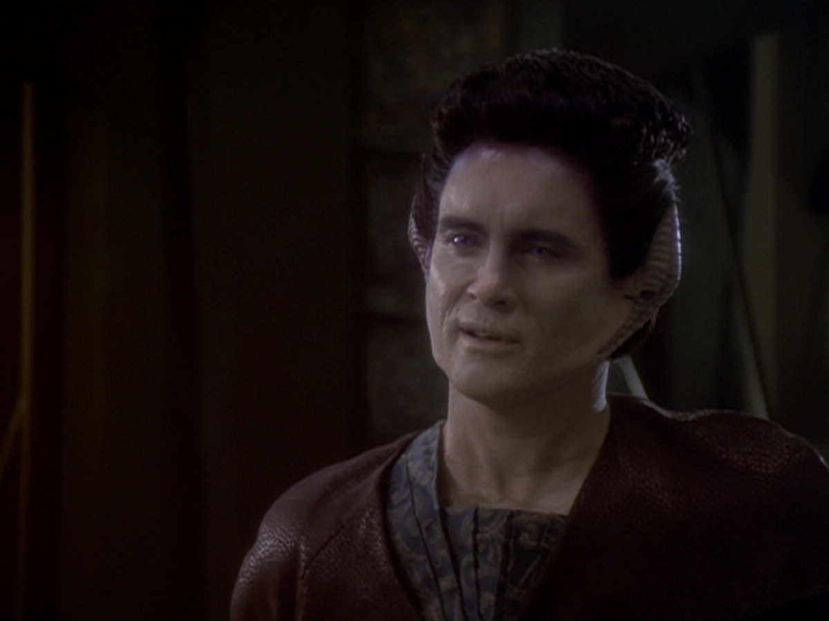 extant_StarTrek_DS9_6x06-SacrificeOfAngels_01247.jpg