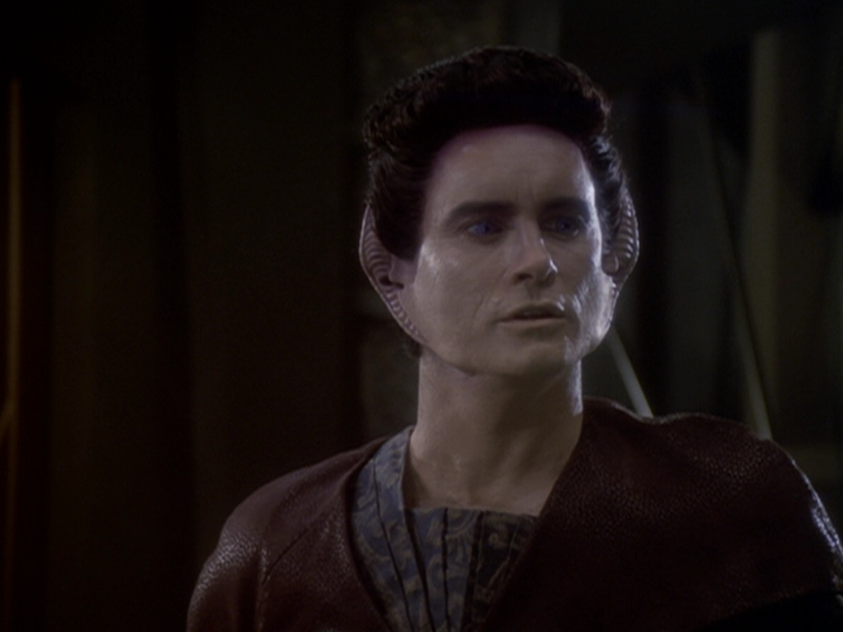 extant_StarTrek_DS9_6x06-SacrificeOfAngels_01273.jpg