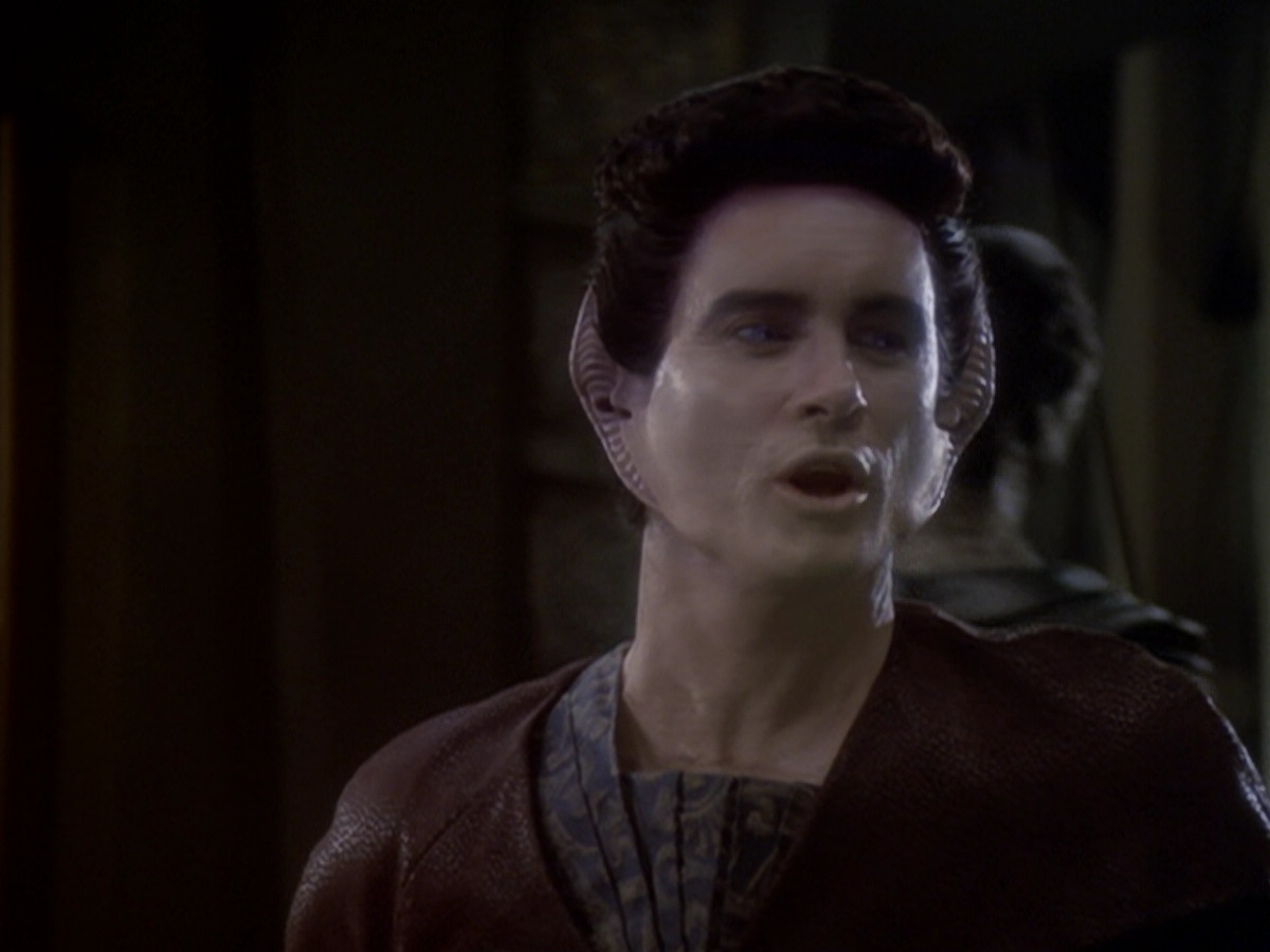 extant_StarTrek_DS9_6x06-SacrificeOfAngels_01286.jpg