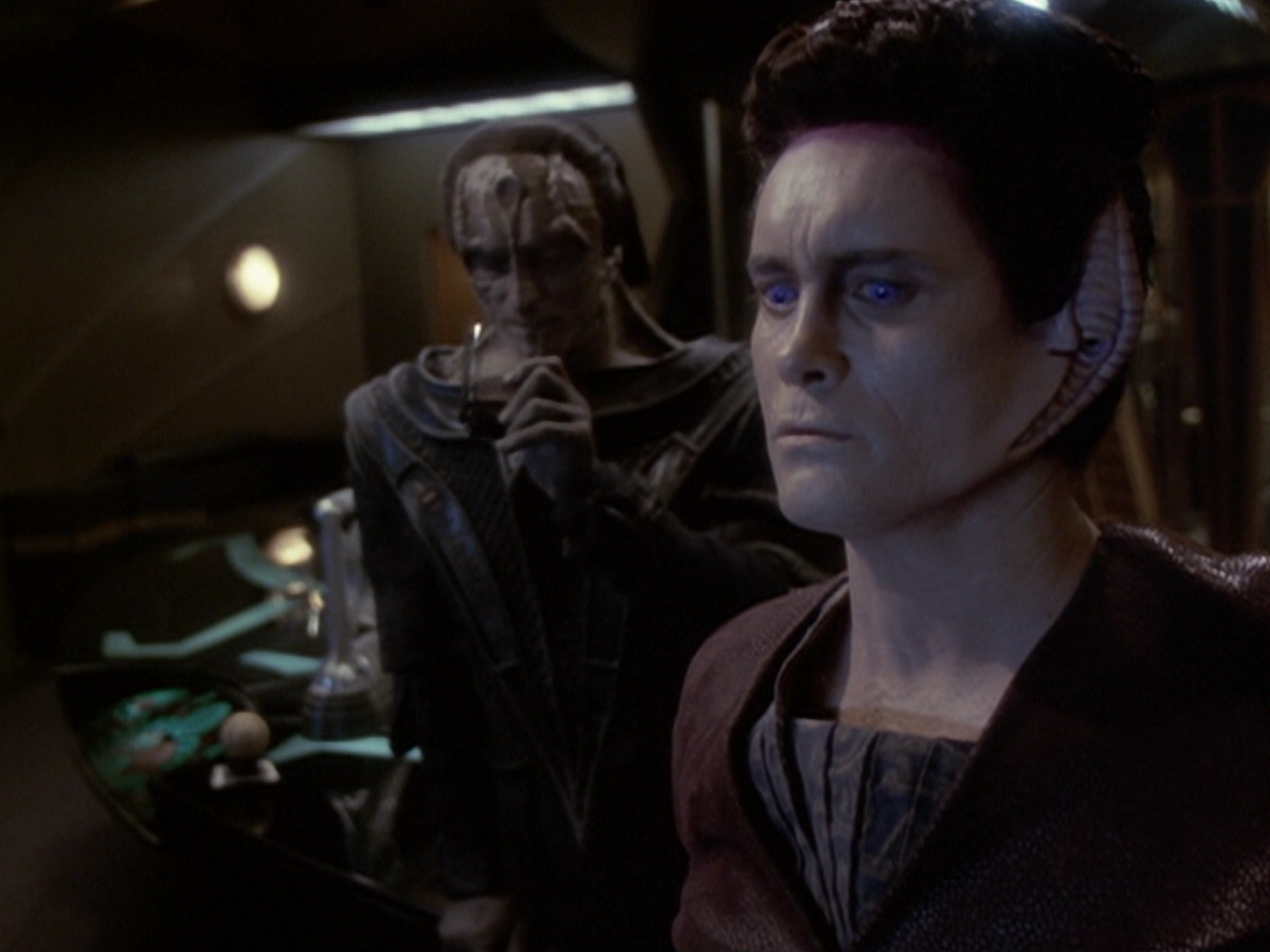 extant_StarTrek_DS9_6x06-SacrificeOfAngels_01328.jpg