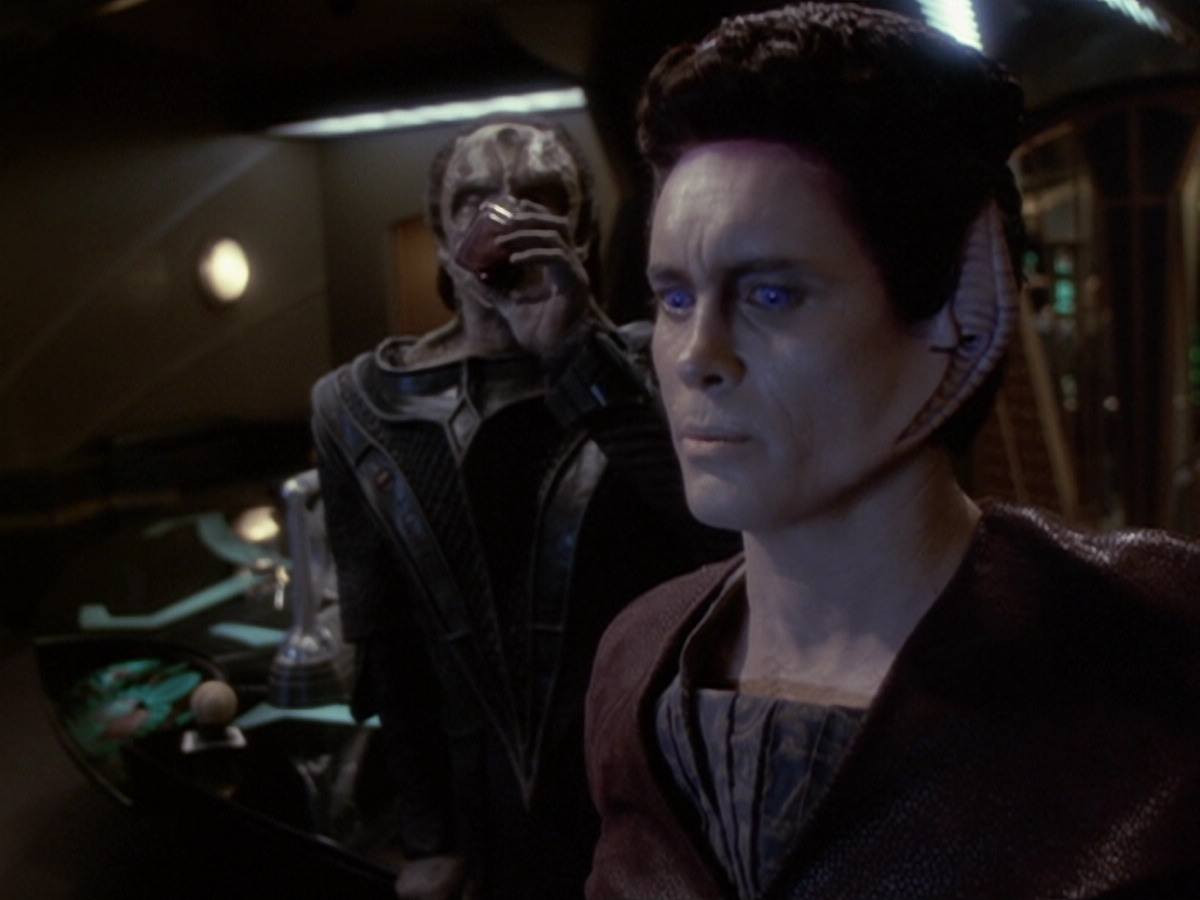 extant_StarTrek_DS9_6x06-SacrificeOfAngels_01331.jpg