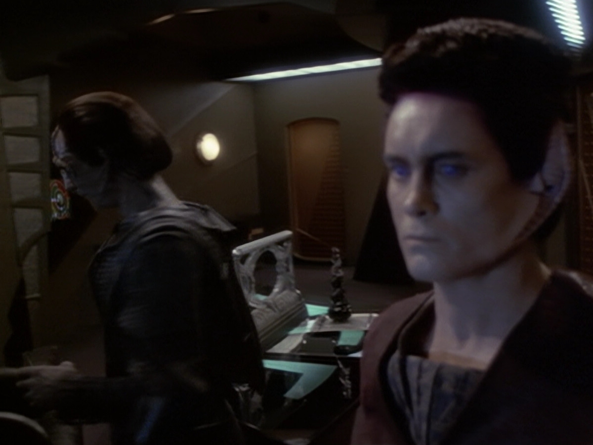 extant_StarTrek_DS9_6x06-SacrificeOfAngels_01343.jpg