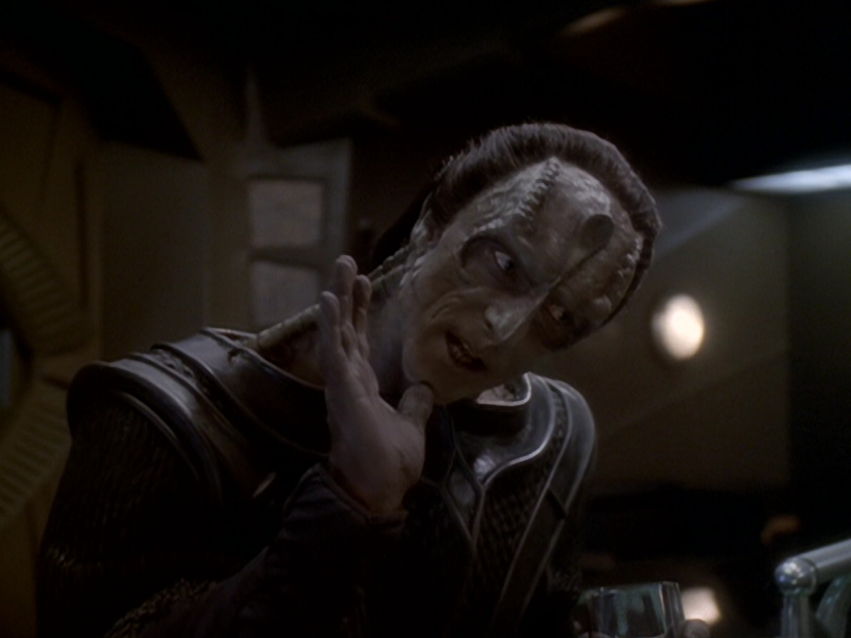 extant_StarTrek_DS9_6x06-SacrificeOfAngels_01373.jpg