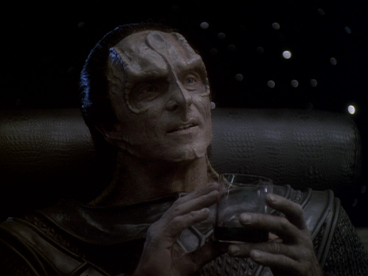 extant_StarTrek_DS9_6x06-SacrificeOfAngels_01484.jpg