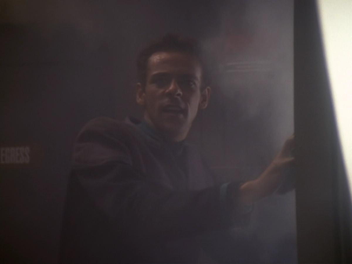 extant_StarTrek_DS9_6x06-SacrificeOfAngels_01736.jpg