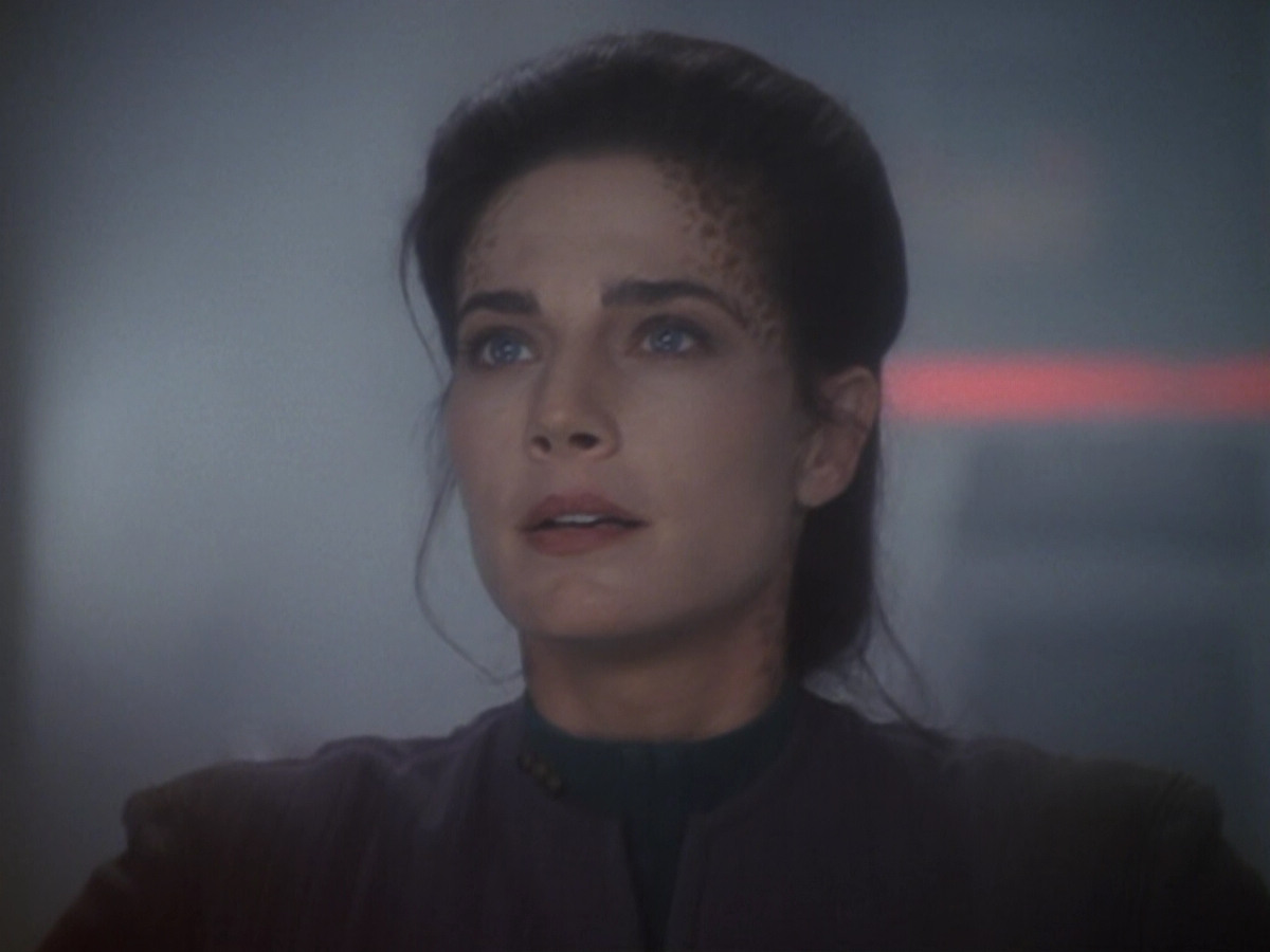 extant_StarTrek_DS9_6x06-SacrificeOfAngels_01740.jpg
