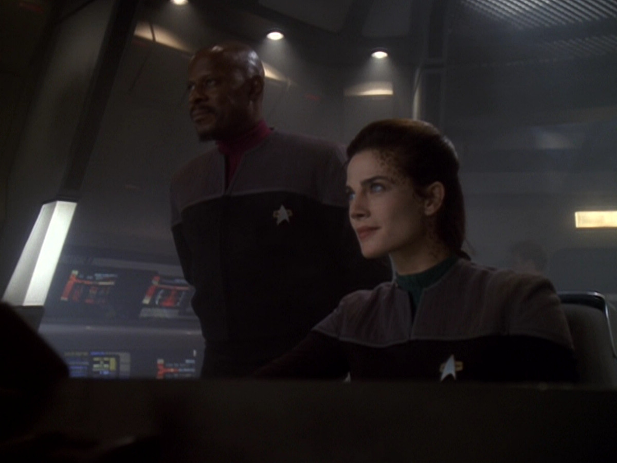 extant_StarTrek_DS9_6x06-SacrificeOfAngels_01752.jpg
