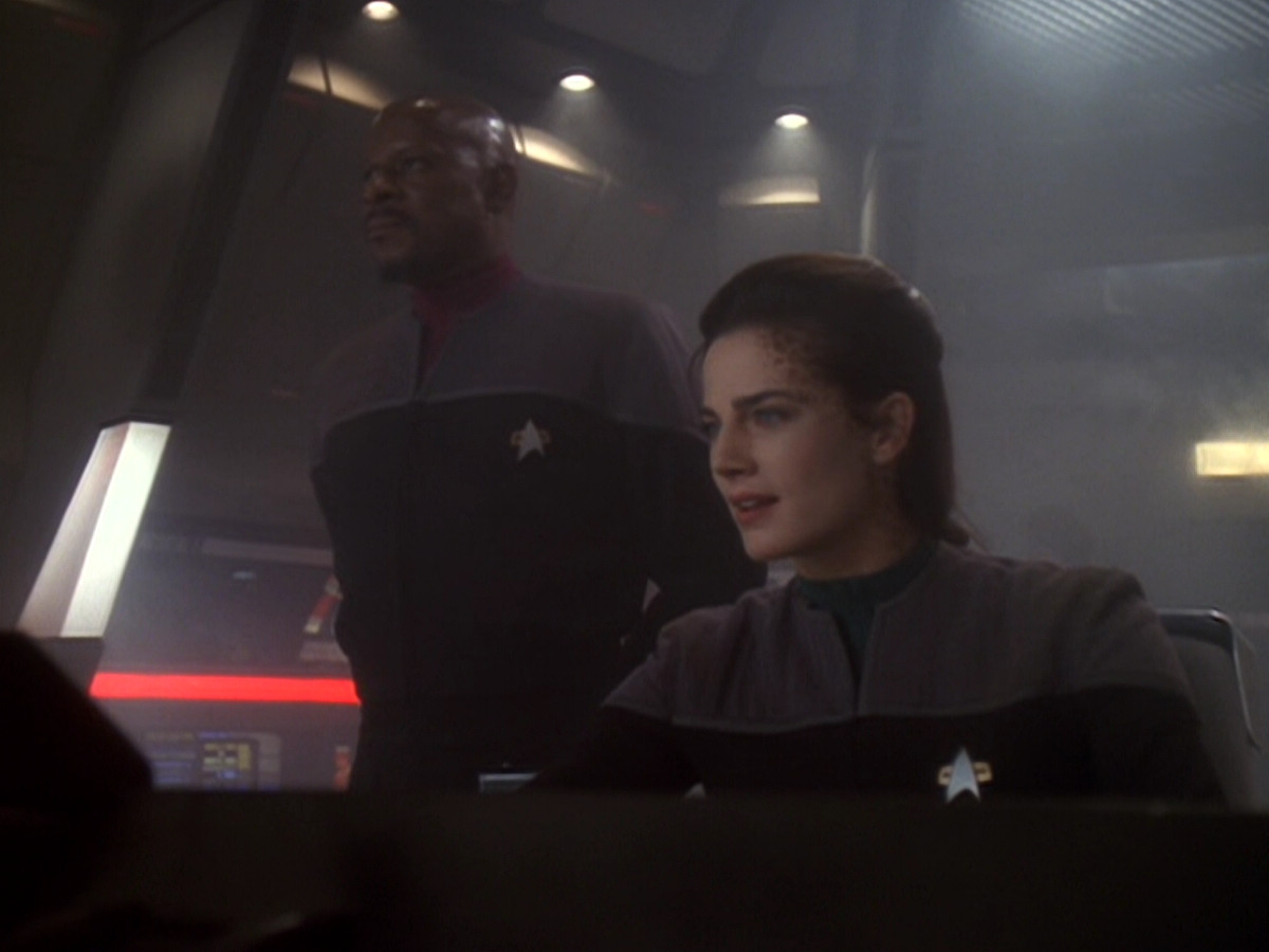 extant_StarTrek_DS9_6x06-SacrificeOfAngels_01760.jpg