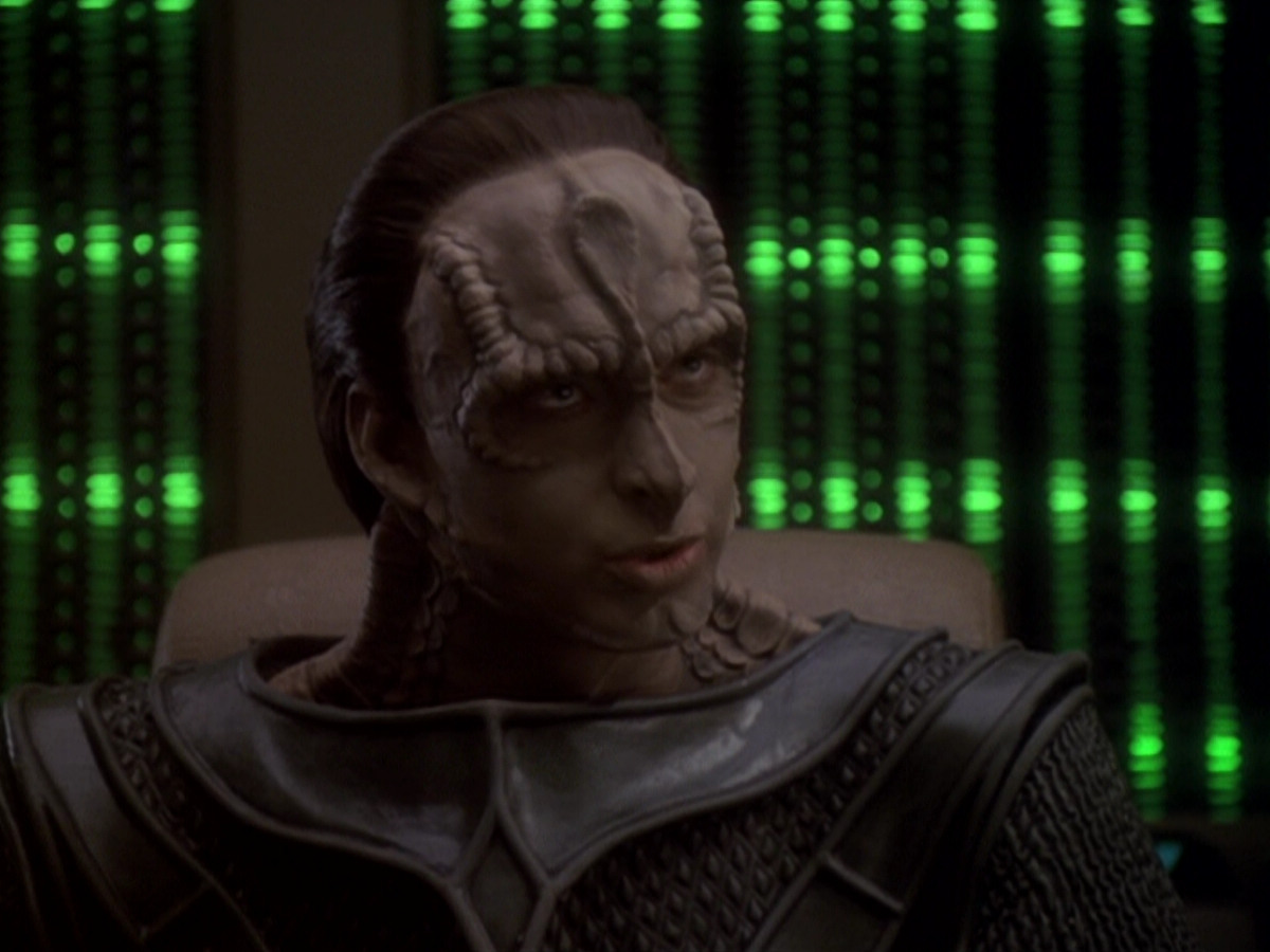 extant_StarTrek_DS9_6x06-SacrificeOfAngels_01906.jpg