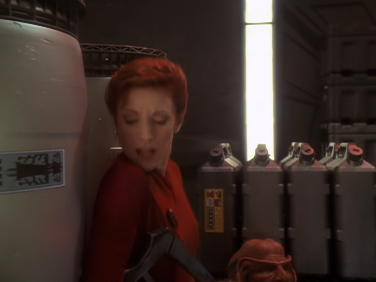 extant_StarTrek_DS9_6x06-SacrificeOfAngels_02278.jpg