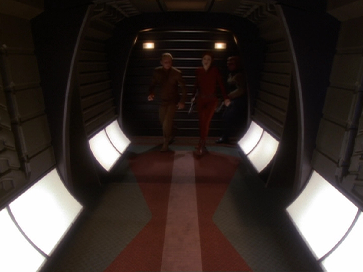 extant_StarTrek_DS9_6x06-SacrificeOfAngels_02340.jpg