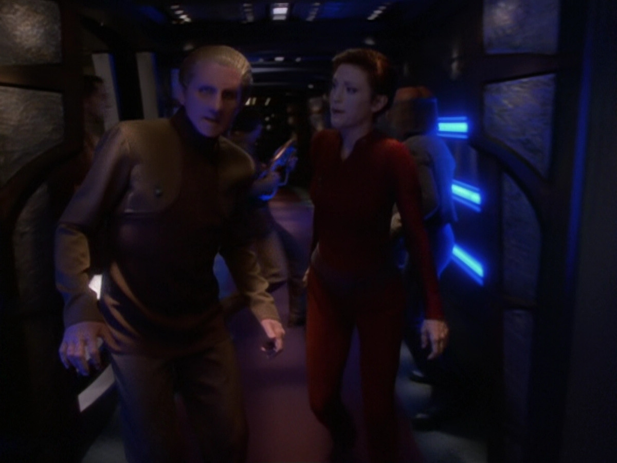 extant_StarTrek_DS9_6x06-SacrificeOfAngels_02348.jpg