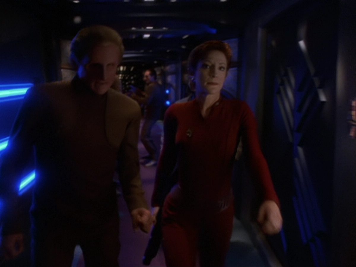 extant_StarTrek_DS9_6x06-SacrificeOfAngels_02350.jpg