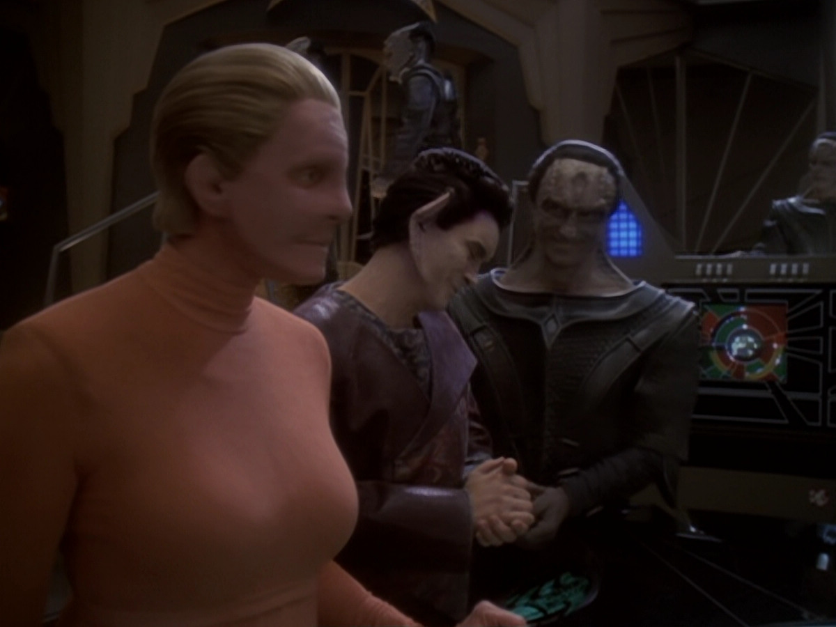 extant_StarTrek_DS9_6x06-SacrificeOfAngels_02623.jpg