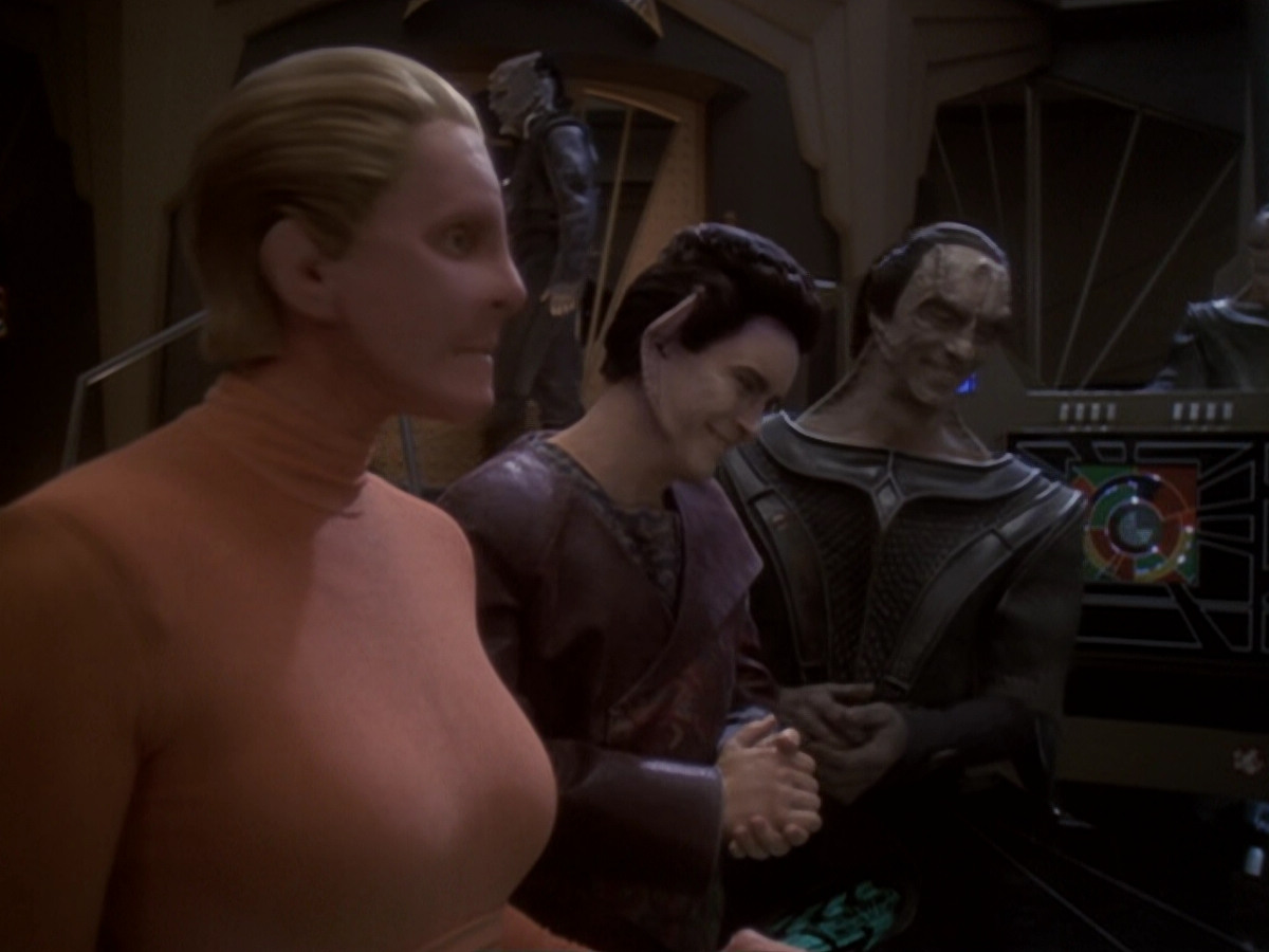 extant_StarTrek_DS9_6x06-SacrificeOfAngels_02624.jpg