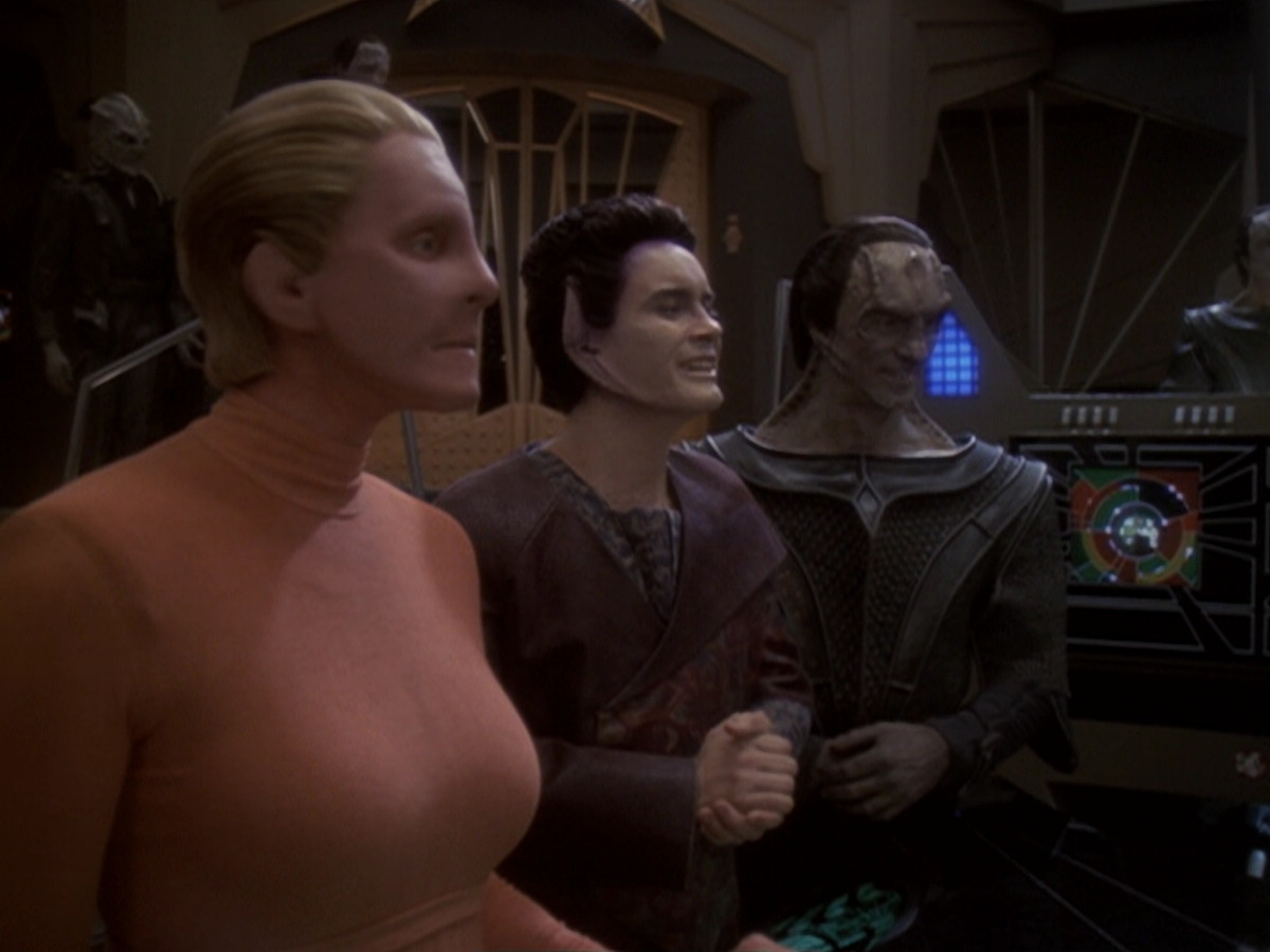 extant_StarTrek_DS9_6x06-SacrificeOfAngels_02629.jpg