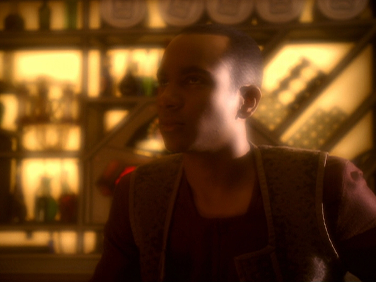 extant_StarTrek_DS9_6x06-SacrificeOfAngels_02740.jpg