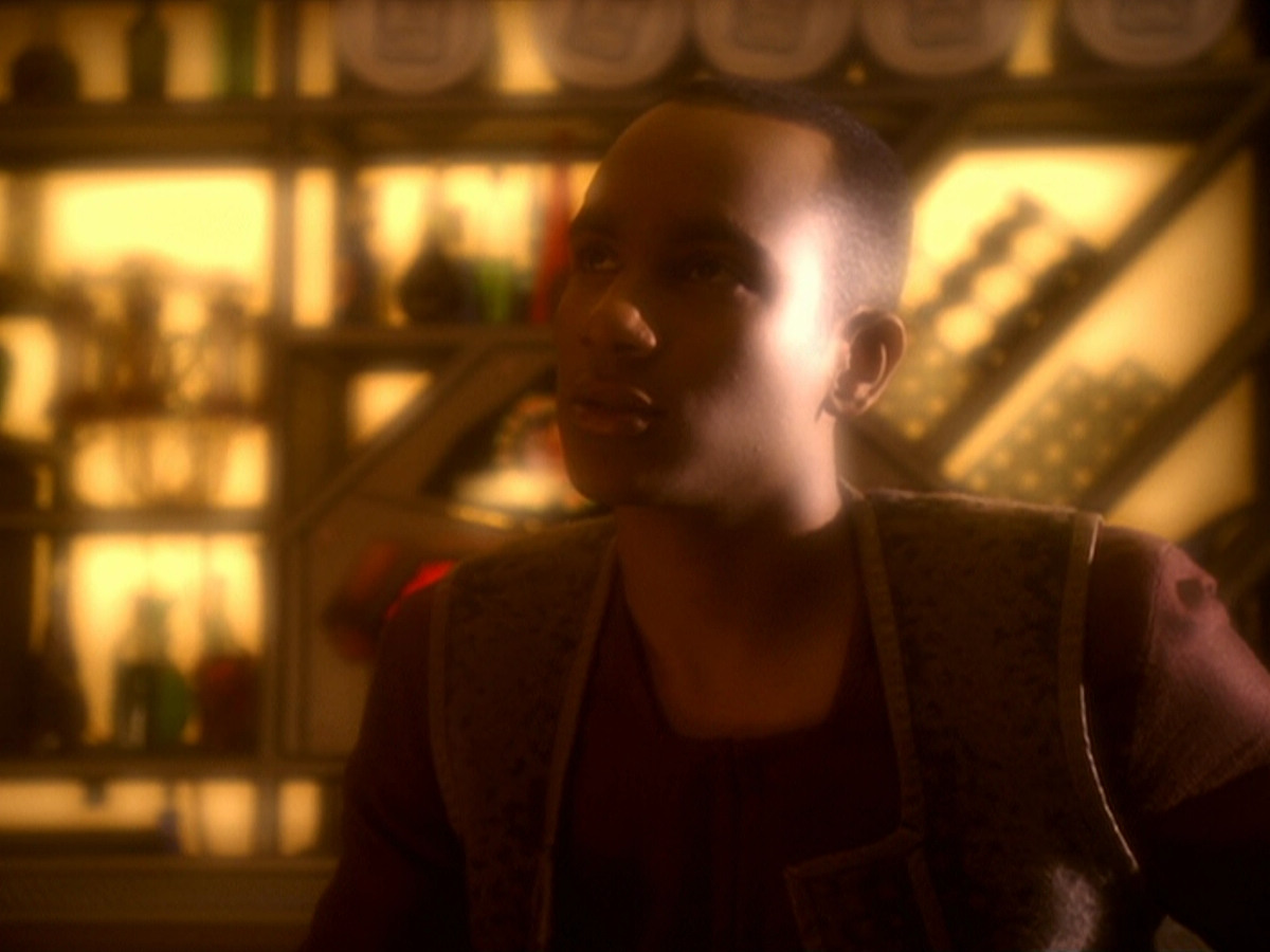 extant_StarTrek_DS9_6x06-SacrificeOfAngels_02742.jpg