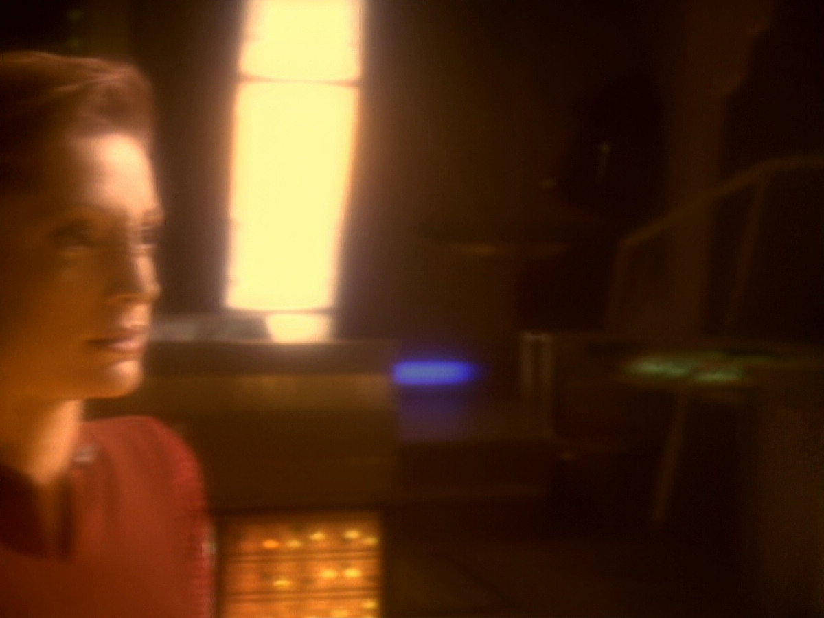extant_StarTrek_DS9_6x06-SacrificeOfAngels_02746.jpg