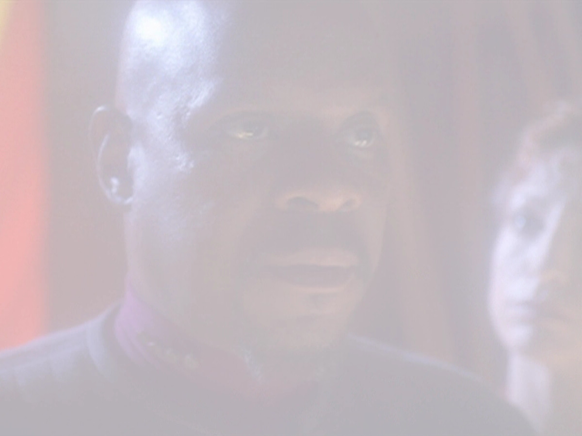 extant_StarTrek_DS9_6x06-SacrificeOfAngels_02828.jpg
