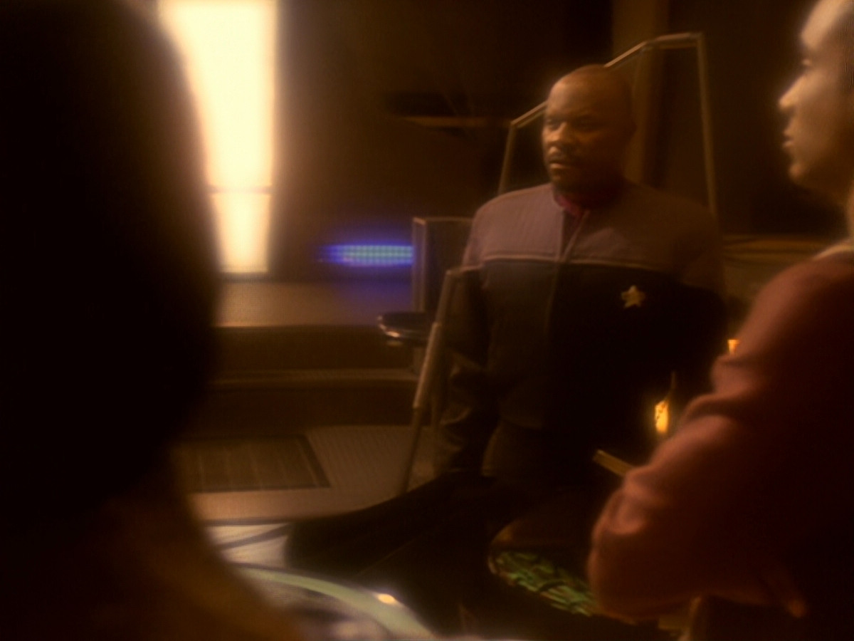 extant_StarTrek_DS9_6x06-SacrificeOfAngels_02872.jpg