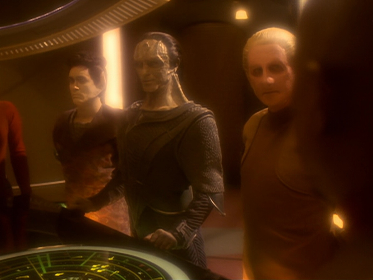 extant_StarTrek_DS9_6x06-SacrificeOfAngels_02887.jpg