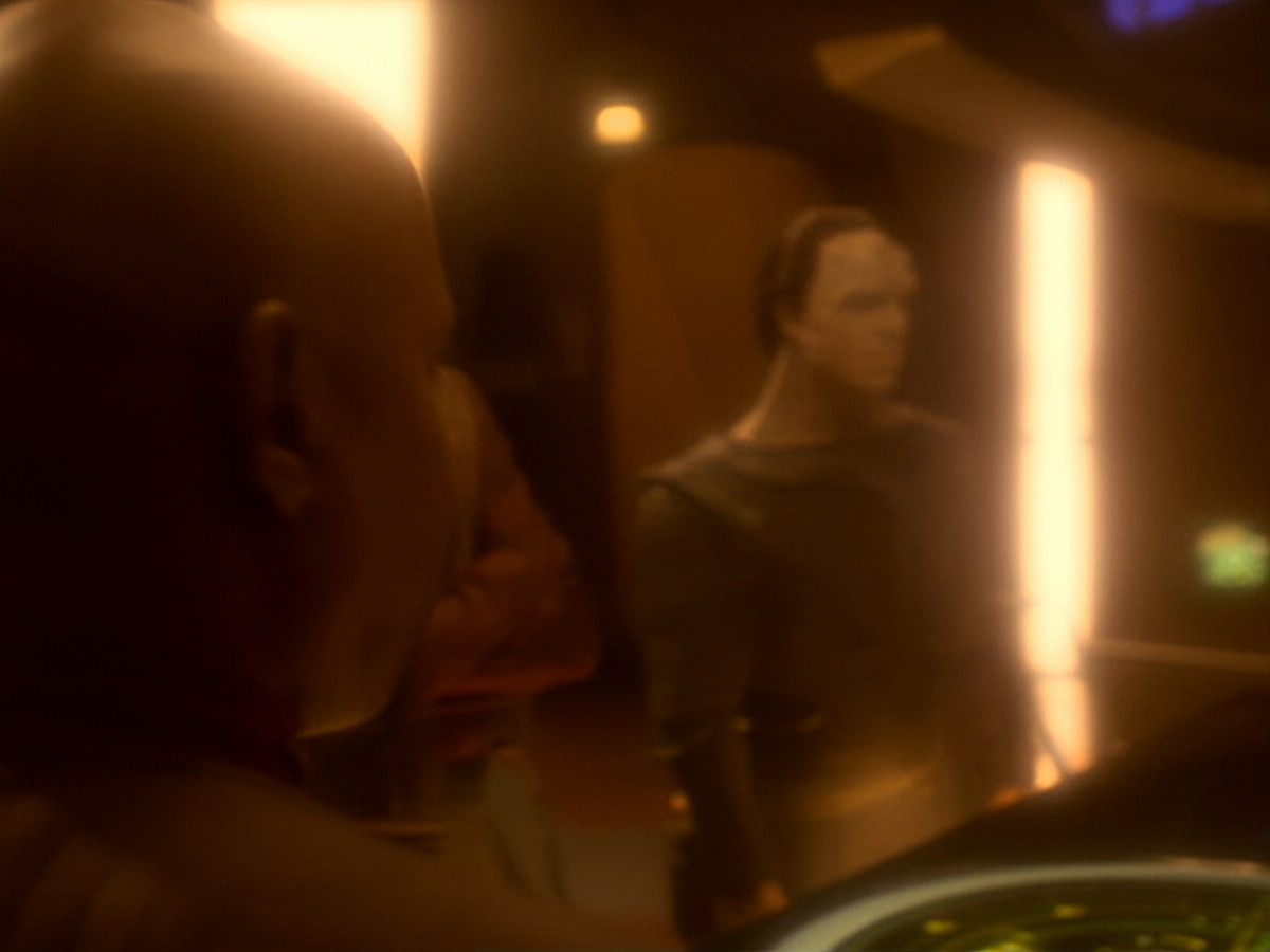 extant_StarTrek_DS9_6x06-SacrificeOfAngels_02896.jpg