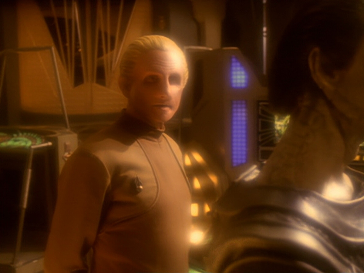 extant_StarTrek_DS9_6x06-SacrificeOfAngels_02966.jpg