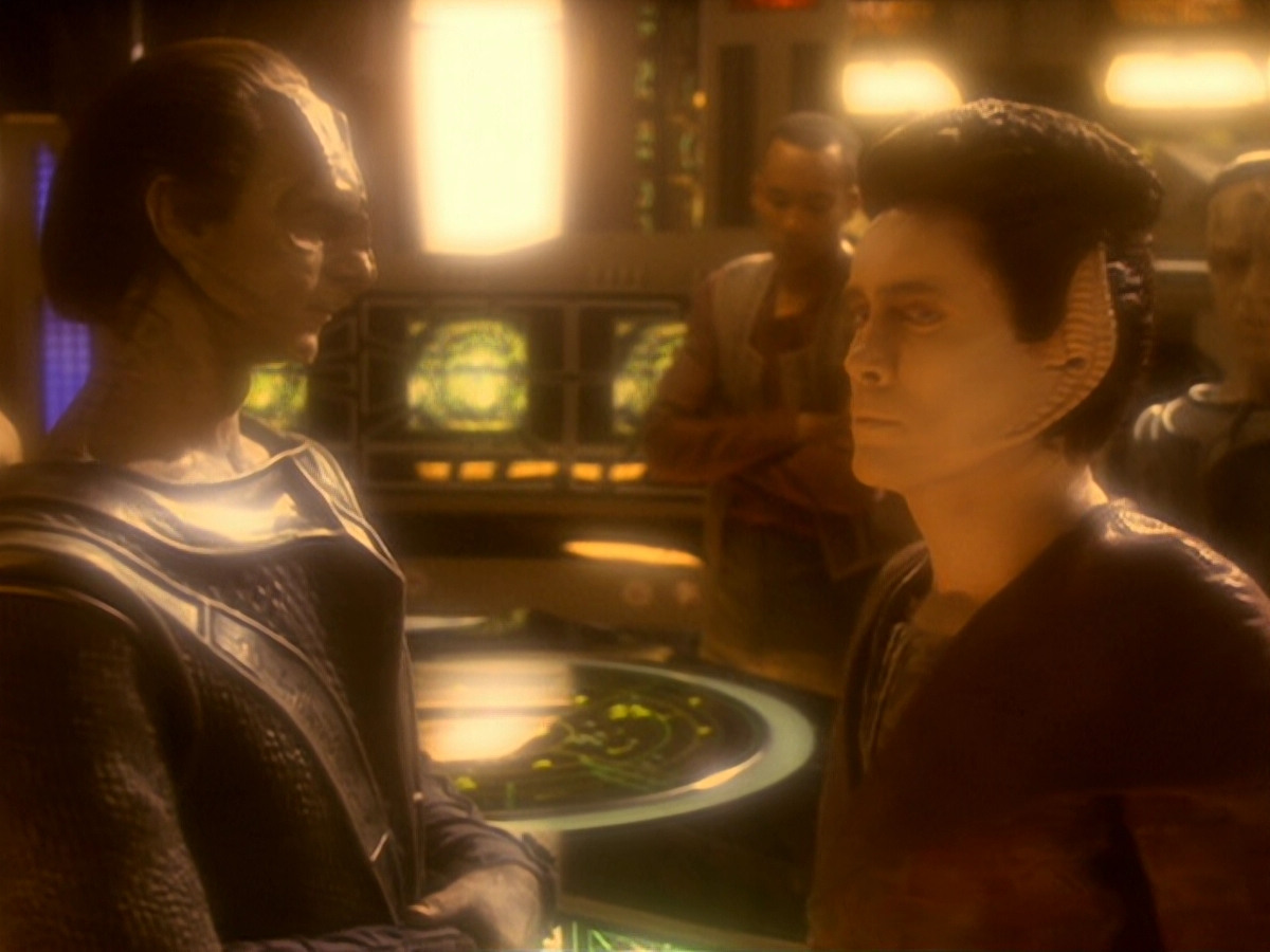 extant_StarTrek_DS9_6x06-SacrificeOfAngels_02979.jpg