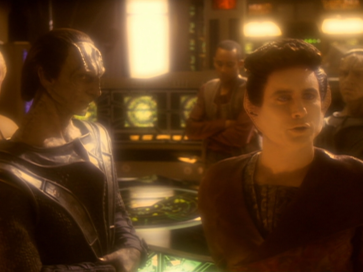extant_StarTrek_DS9_6x06-SacrificeOfAngels_02981.jpg
