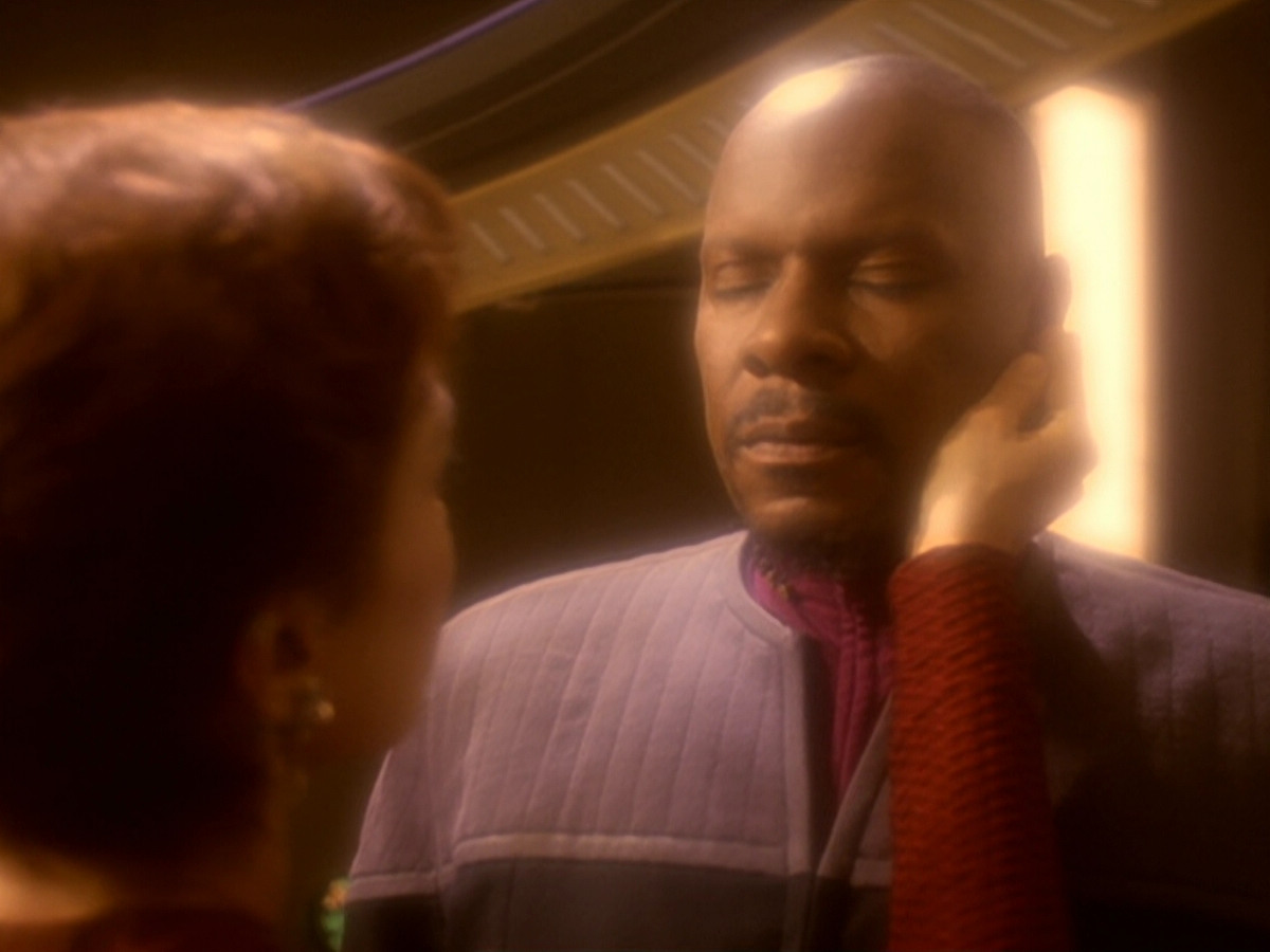extant_StarTrek_DS9_6x06-SacrificeOfAngels_02995.jpg