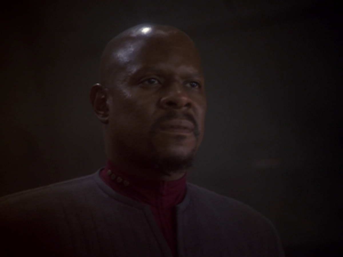 extant_StarTrek_DS9_6x06-SacrificeOfAngels_03025.jpg