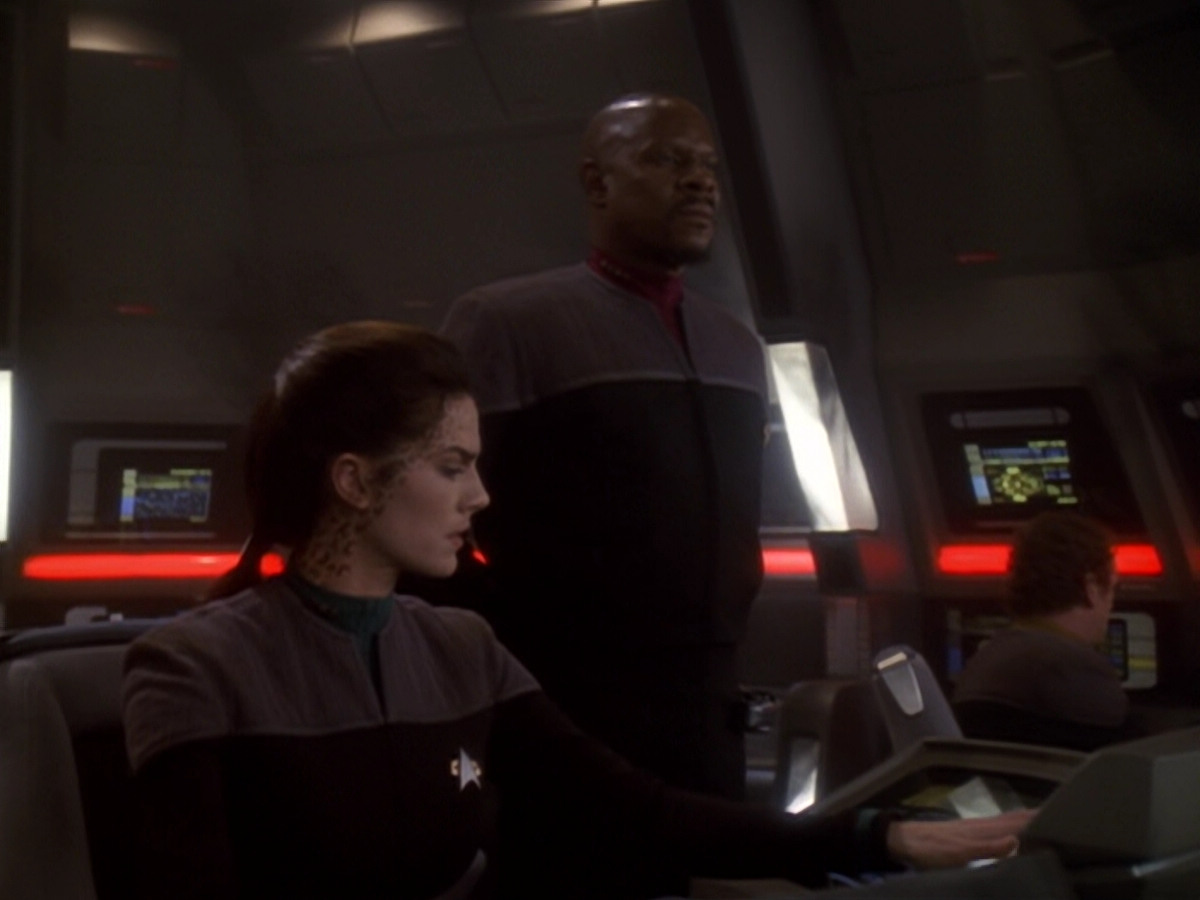 extant_StarTrek_DS9_6x06-SacrificeOfAngels_03033.jpg