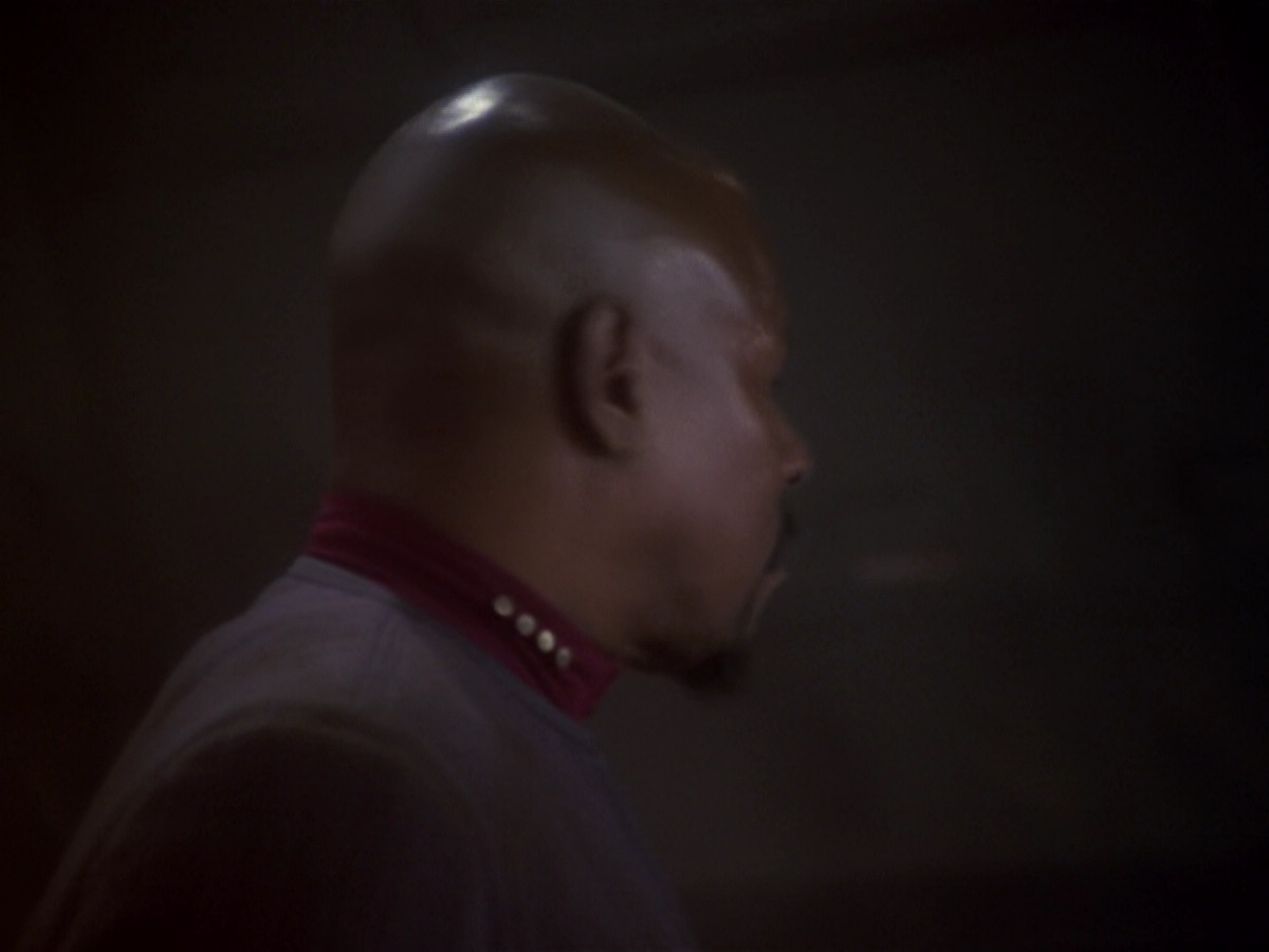 extant_StarTrek_DS9_6x06-SacrificeOfAngels_03048.jpg