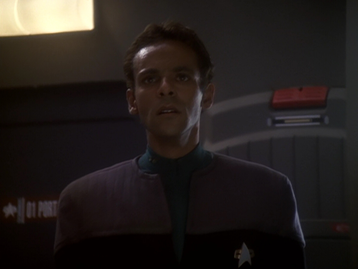 extant_StarTrek_DS9_6x06-SacrificeOfAngels_03055.jpg