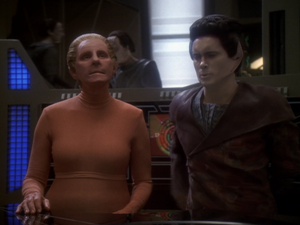 extant_StarTrek_DS9_6x06-SacrificeOfAngels_03121.jpg