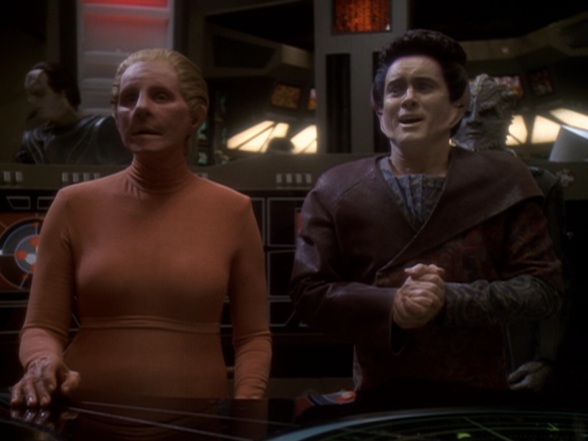 extant_StarTrek_DS9_6x06-SacrificeOfAngels_03157.jpg