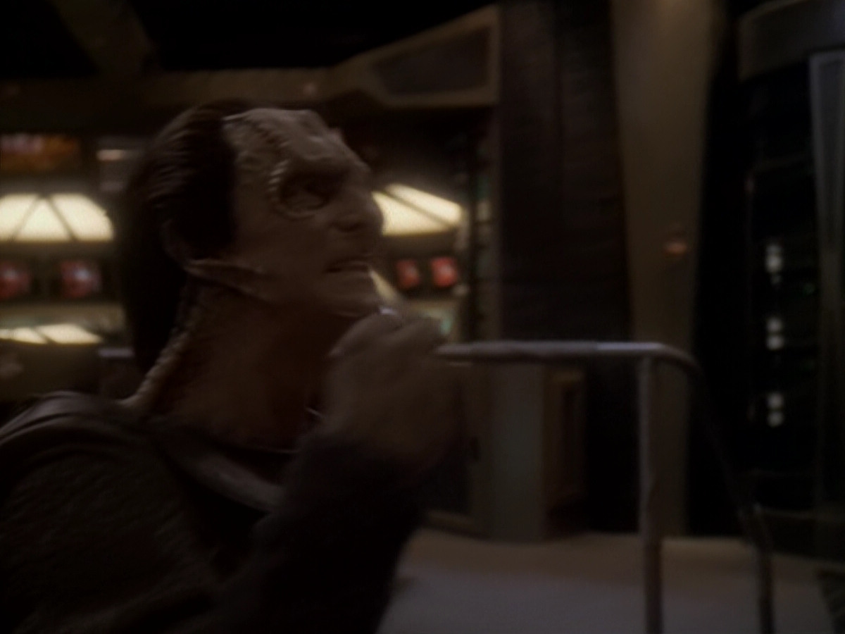 extant_StarTrek_DS9_6x06-SacrificeOfAngels_03191.jpg
