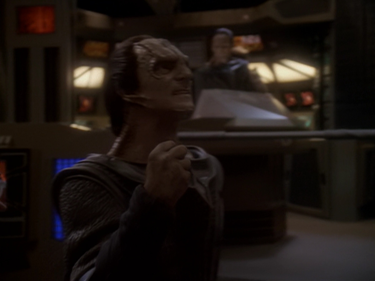 extant_StarTrek_DS9_6x06-SacrificeOfAngels_03192.jpg