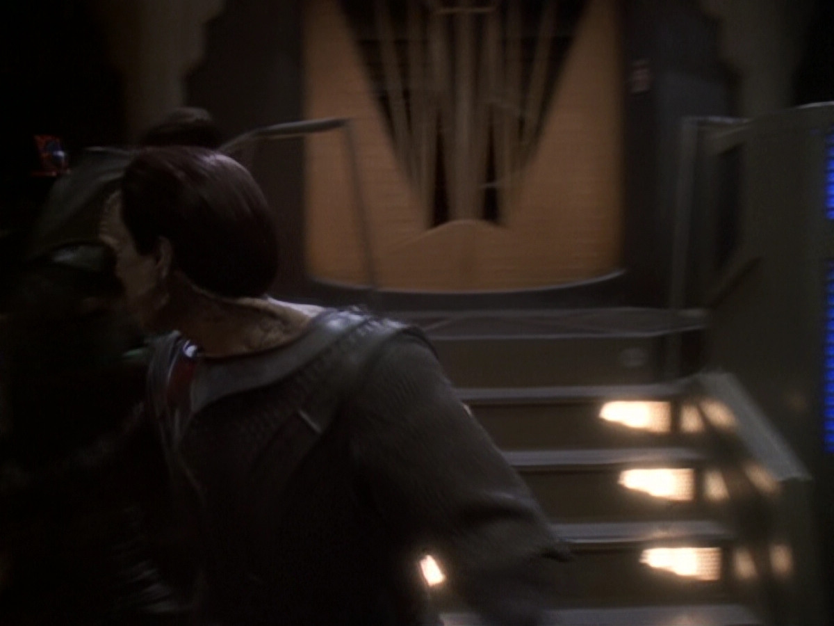 extant_StarTrek_DS9_6x06-SacrificeOfAngels_03194.jpg