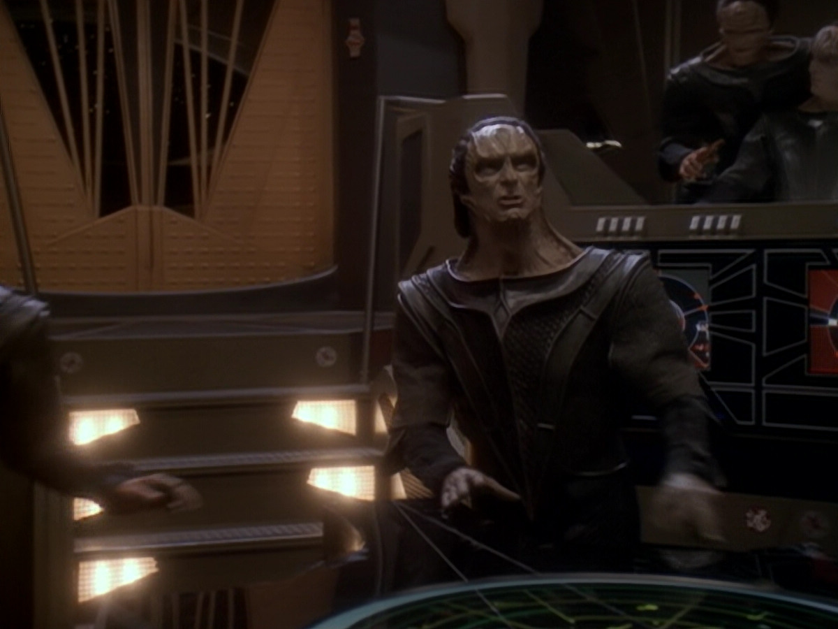 extant_StarTrek_DS9_6x06-SacrificeOfAngels_03204.jpg
