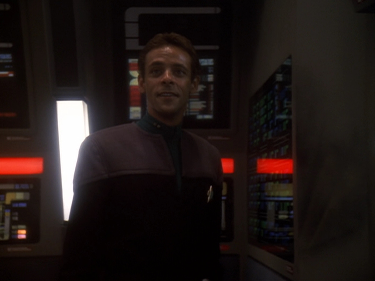 extant_StarTrek_DS9_6x06-SacrificeOfAngels_03250.jpg
