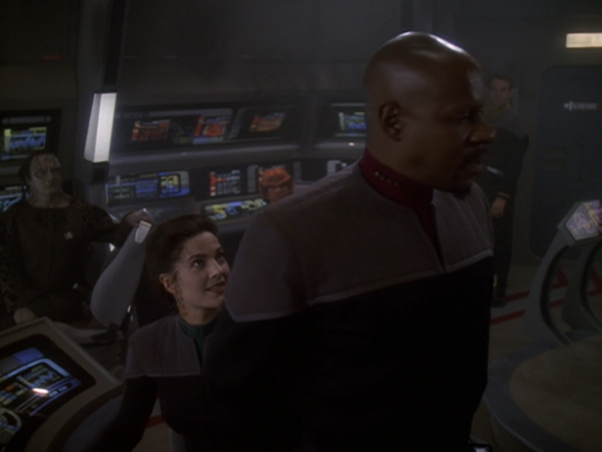 extant_StarTrek_DS9_6x06-SacrificeOfAngels_03253.jpg