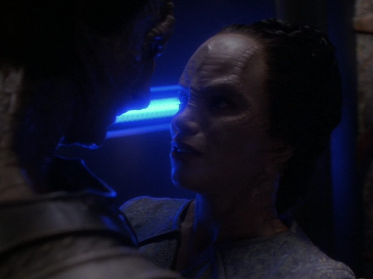extant_StarTrek_DS9_6x06-SacrificeOfAngels_03360.jpg