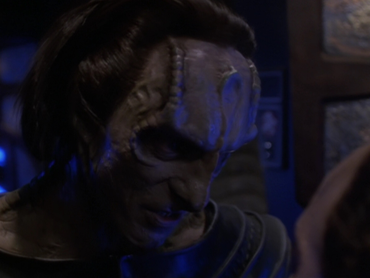 extant_StarTrek_DS9_6x06-SacrificeOfAngels_03385.jpg