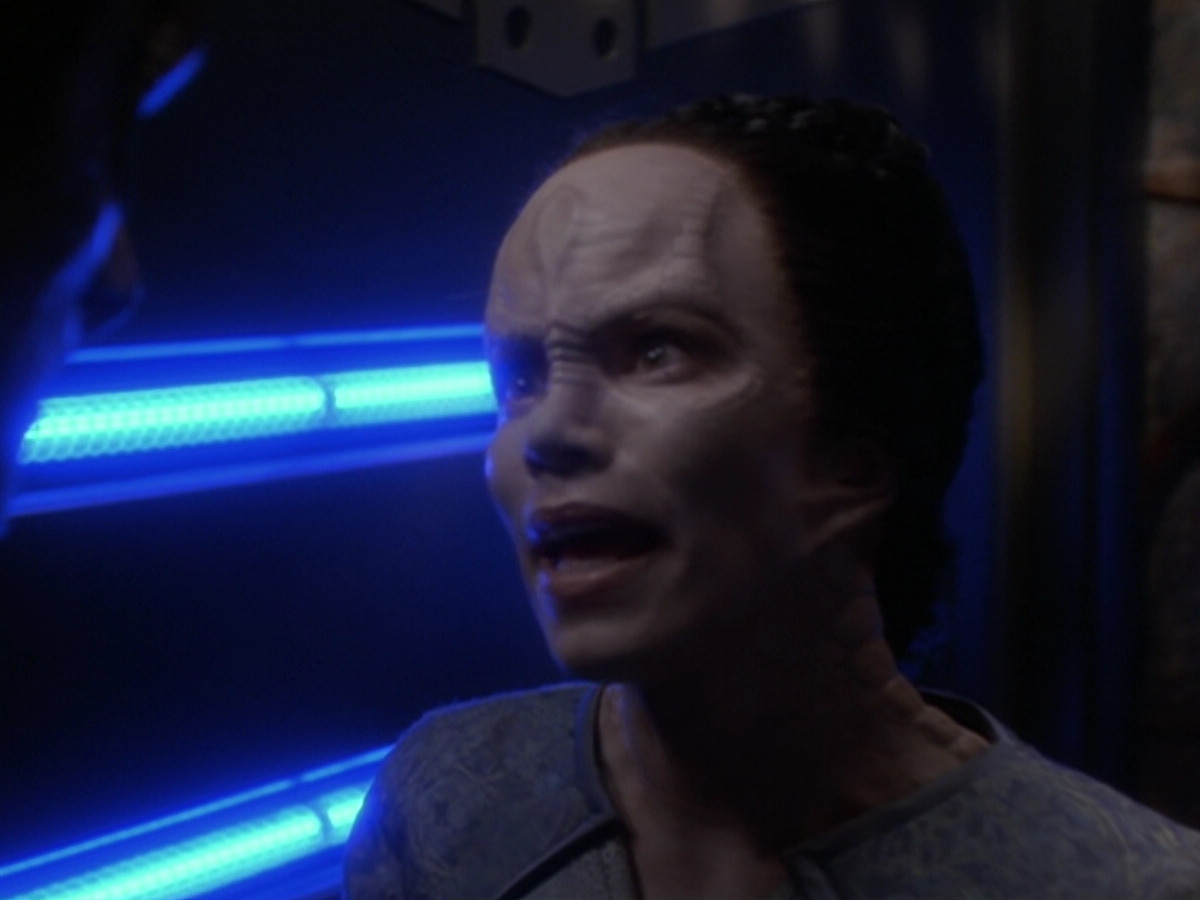 extant_StarTrek_DS9_6x06-SacrificeOfAngels_03394.jpg