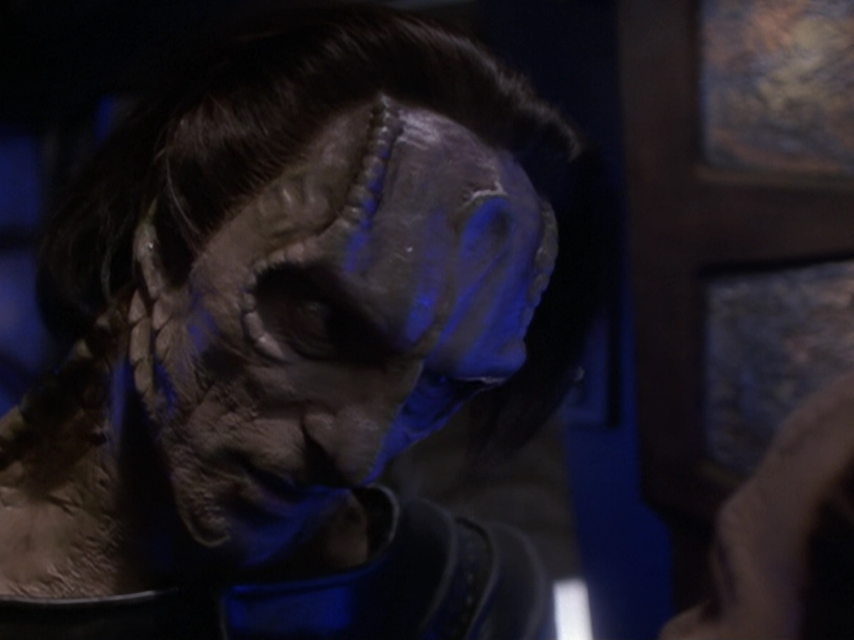 extant_StarTrek_DS9_6x06-SacrificeOfAngels_03401.jpg