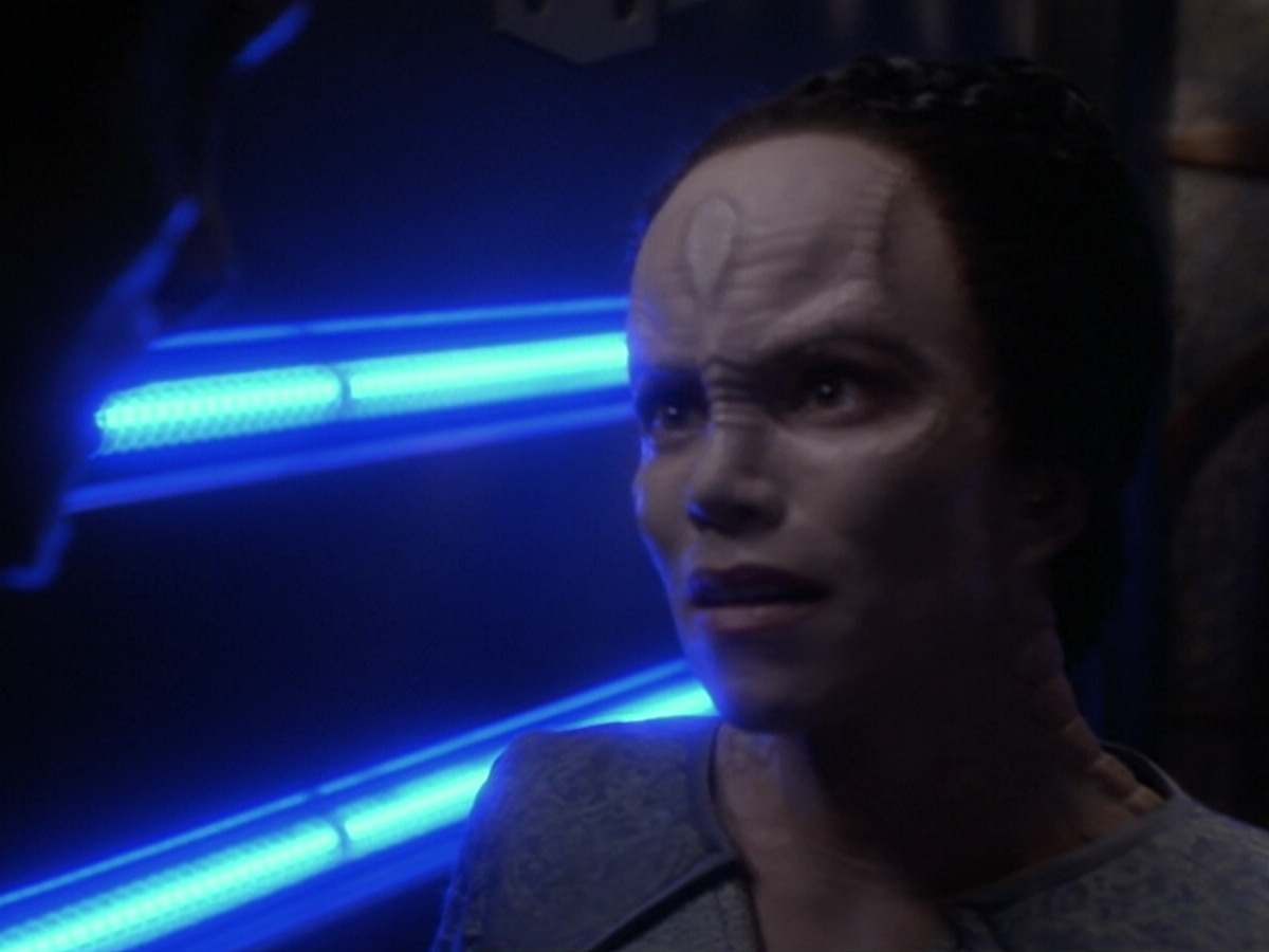 extant_StarTrek_DS9_6x06-SacrificeOfAngels_03405.jpg
