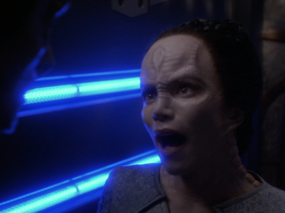 extant_StarTrek_DS9_6x06-SacrificeOfAngels_03406.jpg
